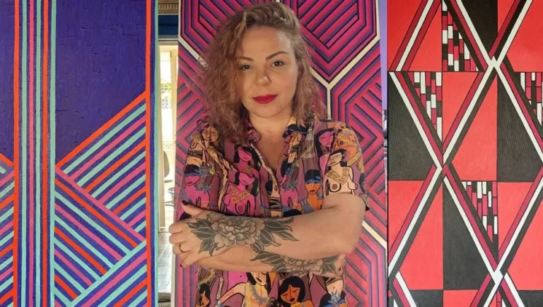 Janna Reghini, artista curitibana que estreia exposição gratuita. Foto: Divulgação Leia mais em https://www.tribunapr.com.br/viva/exposicao-gratuita-inspirada-na-arte-indigena-abre-nesta-quinta/ Copyright © 2025, Tribuna do Paraná. Todos os direitos reservados.